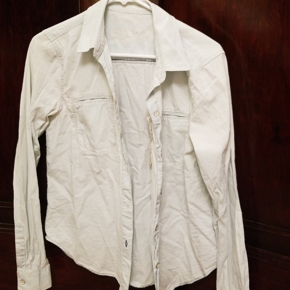 Gap button down
